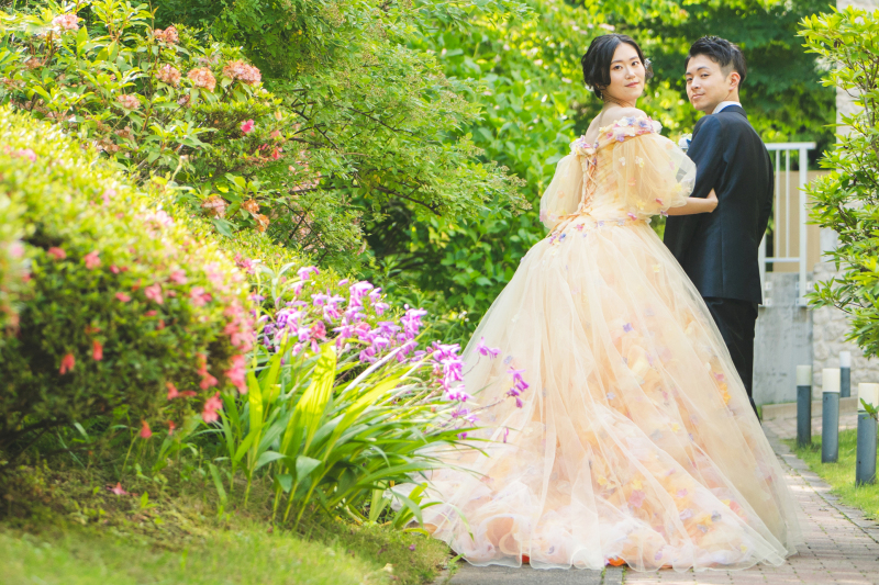 300着を超える種類豊富なカラードレス