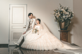 仙台ゆりが丘マリアージュアンヴィラ_【チャペルフォト】ステンドグラスの荘厳な大聖堂