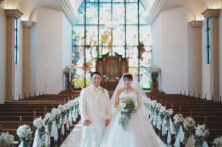 ＼2026年1.2月撮影限定特別価格／東北最大級のステンドグラスの大聖堂を貸切｜本格チャペルフォトプラン