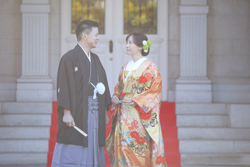 淡い光に包まれて、見つめ合うその瞳に永遠が映る