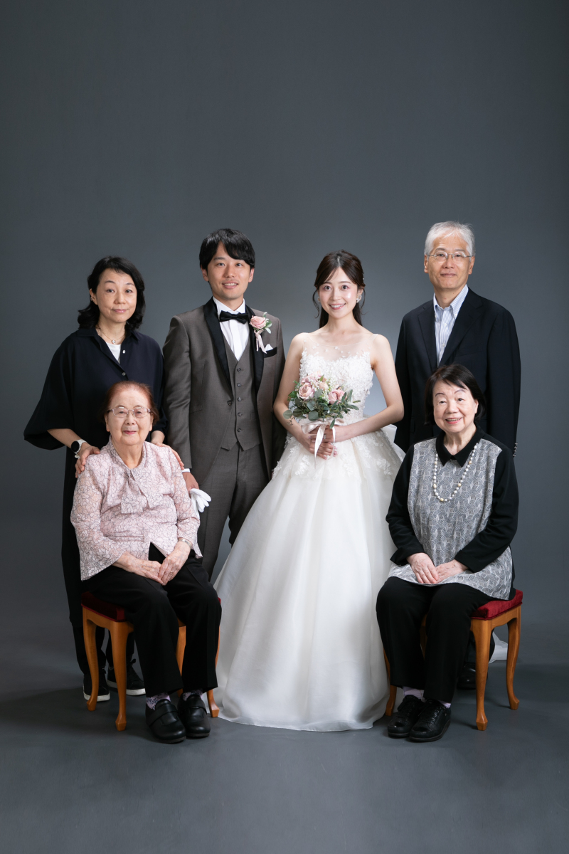 家族の笑顔を鮮やかに