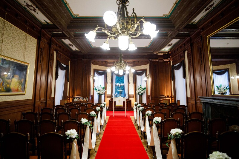 歴史あるチャペルで撮影を