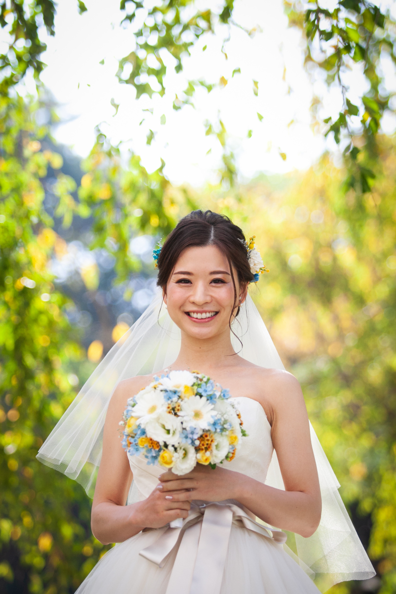 花嫁が特別な日に見せる最高の笑顔を、カメラにも拝借!