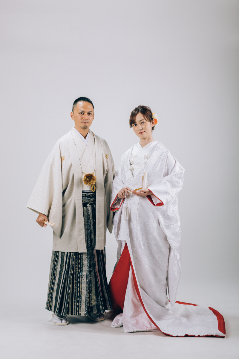 シンプルな背景にて