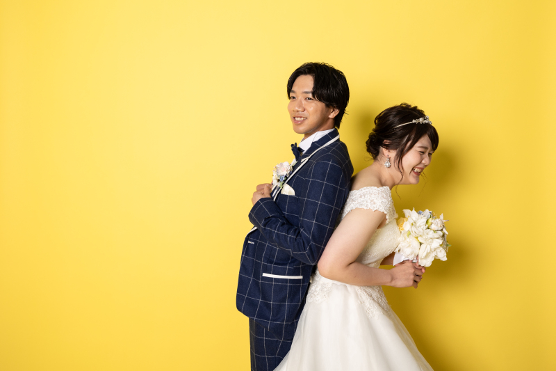 カラー背景はポップなシーンに！