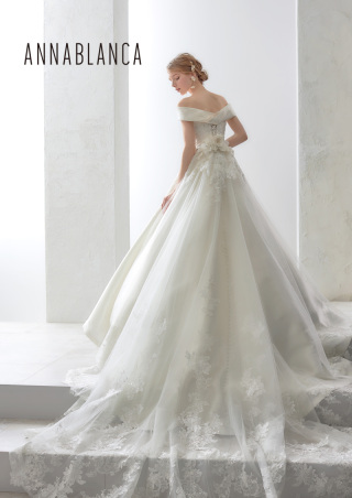 ブランドドレスも含まれる豊富なラインナップ