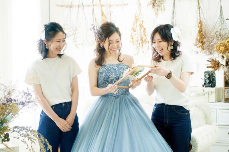 【ご家族と一緒に…♪】ファミリーフォトプラン＜ドレス1着＋データ40カット＆お部屋に飾れる6面フレーム台紙付き＞