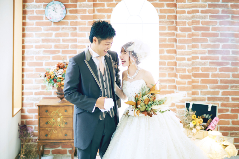 【ドレスが2着選べる！】スタジオ洋装グレードアッププラン＜ドレス2着＆データ60カット＋アルバム付＞