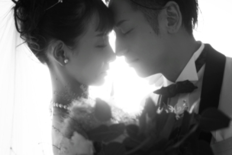 【ドレスが2着選べる！】スタジオ洋装グレードアッププラン＜ドレス2着＆データ60カット＋アルバム付＞