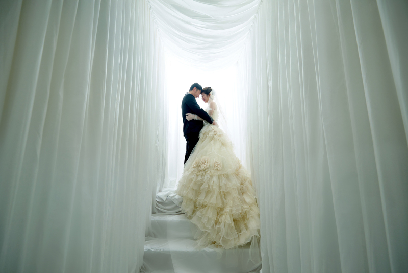 【打合せから撮影まで1日で完結】スタジオ洋装スタンダードプラン＜ドレス1着＋1ポーズ写真データ＆台紙付き＞