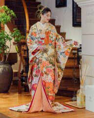 白地　瑞祥花車文