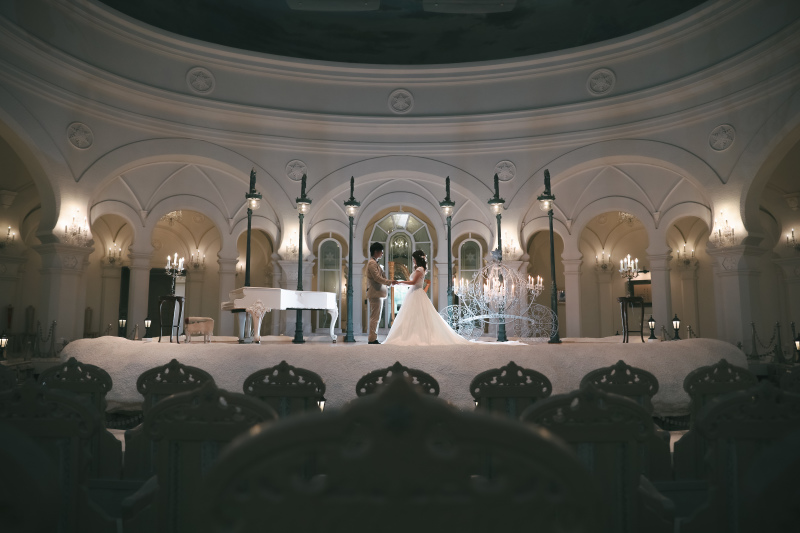 氷上のステージで