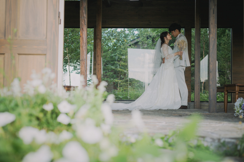 暖かなチャペルで愛を誓う