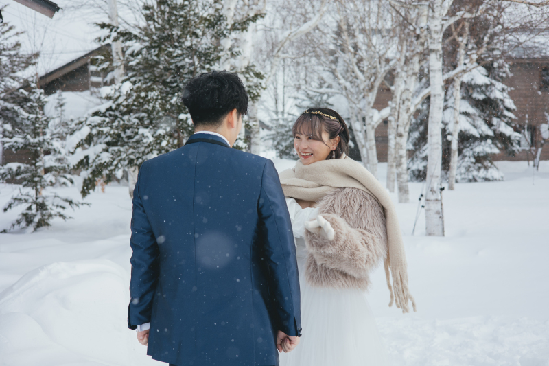二人の空間に雪が!