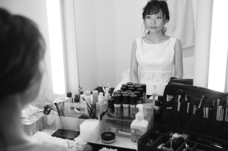 撮影出発前で少し緊張気味の新婦様。