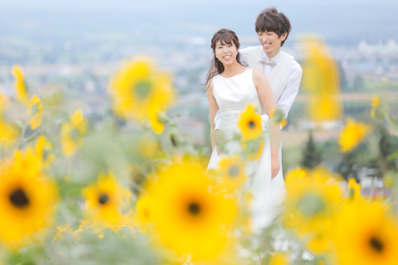 【富良野/美瑛 花畑ロケ撮影】衣装+ヘアメイク+アクセサリー+ブーケ等◎写真データ250枚+アルバム35cut/レタッチ修正