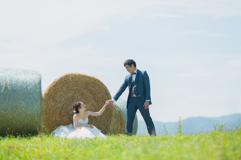 【牧場+チャペルフォト+ガーデン撮影】衣装+ヘアメイク+アクセサリー+ブーケ等/写真データ300カット納品/美肌&小顔レタッチ