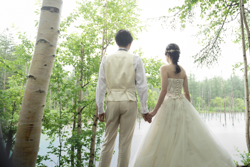 青い池では空模様が