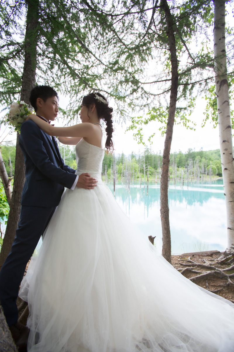 ウェディングドレスのシルエットが映える