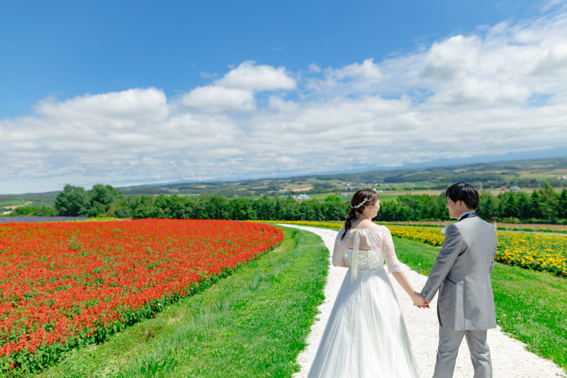 衣裳は専門衣裳店と提携