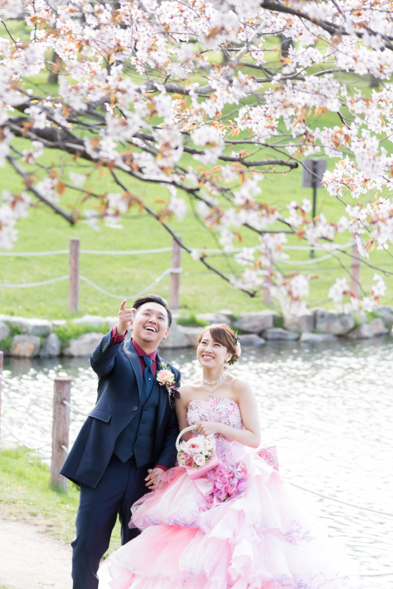 桜のしたカラードレスに着替えて