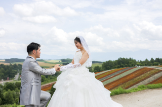 広大な花畑を背景にWedding　Photo／【お客様の声】