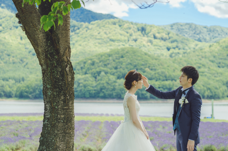 結婚式・披露宴でまとうドレスでロケーションフォト