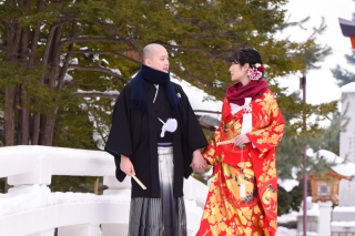 丘のうえ（Hills Studio）_冬の北海道　旭川護国神社　雪の大地　