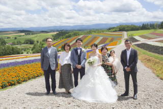 チャペルや神社での集合写真撮影