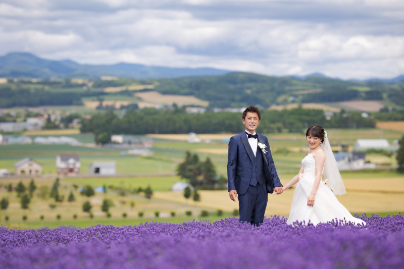 【美瑛3か所】洋装1点2名フォトグラファー、シンプルデータ（色補正・美肌レタッチ済データ200 カット）