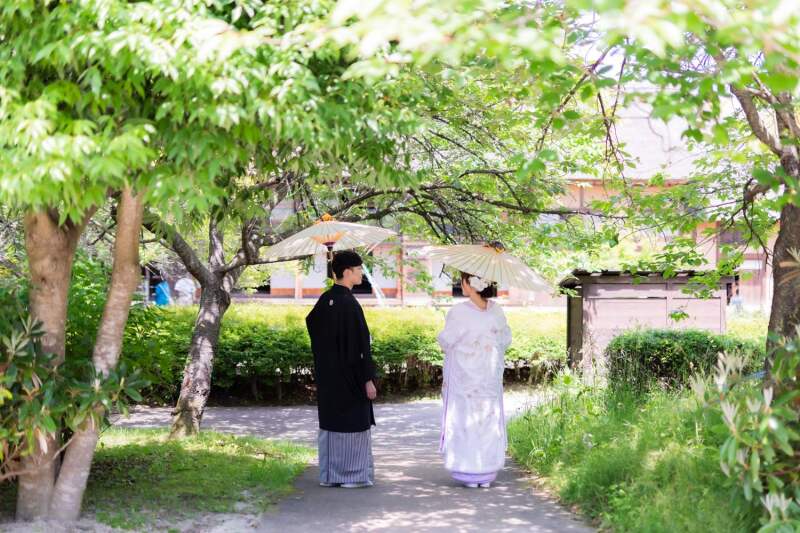 後ろ姿も