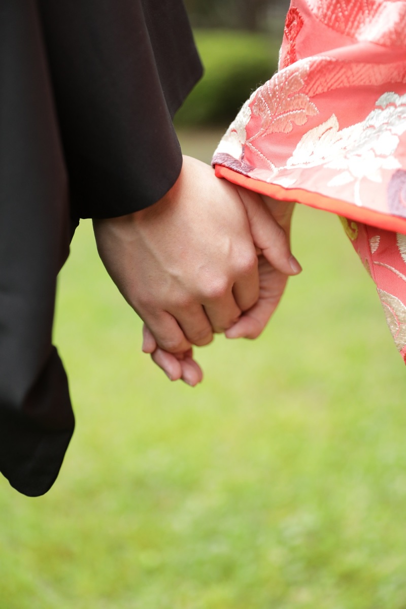 つないだ手と手