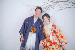 スタジオで、和装で。