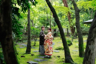 しっとり。雨上がりのロケ撮影