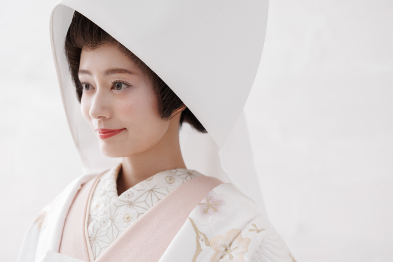 【Photorait限定】1月末まで　全て込みで￥45,000！白無垢×色打掛スタジオ撮影　データ30カット付き