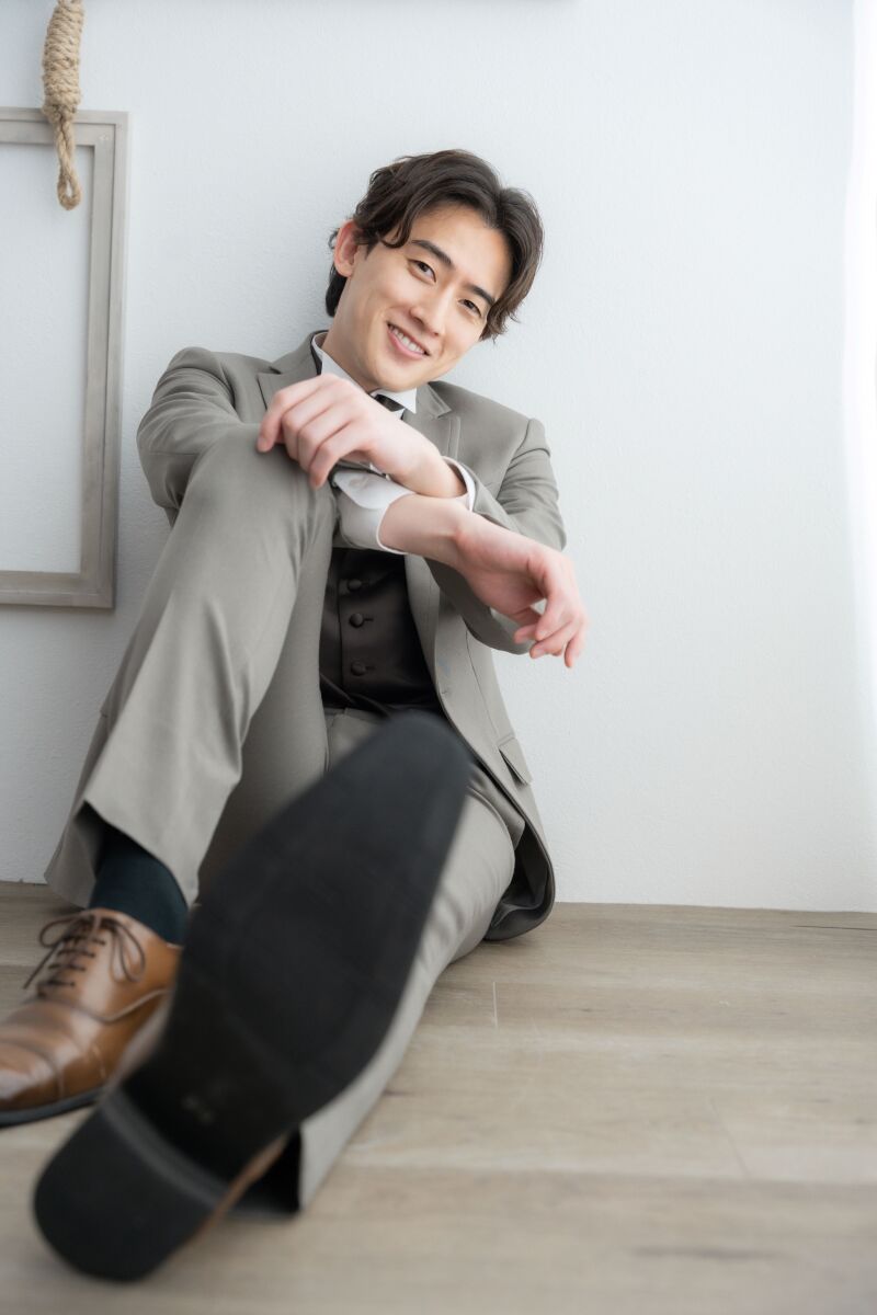 【オープニングムービー付きスタジオ撮影プラン】ドレスor和装どちらか1着と私服でも撮影!写真1枚&データ21カット込み