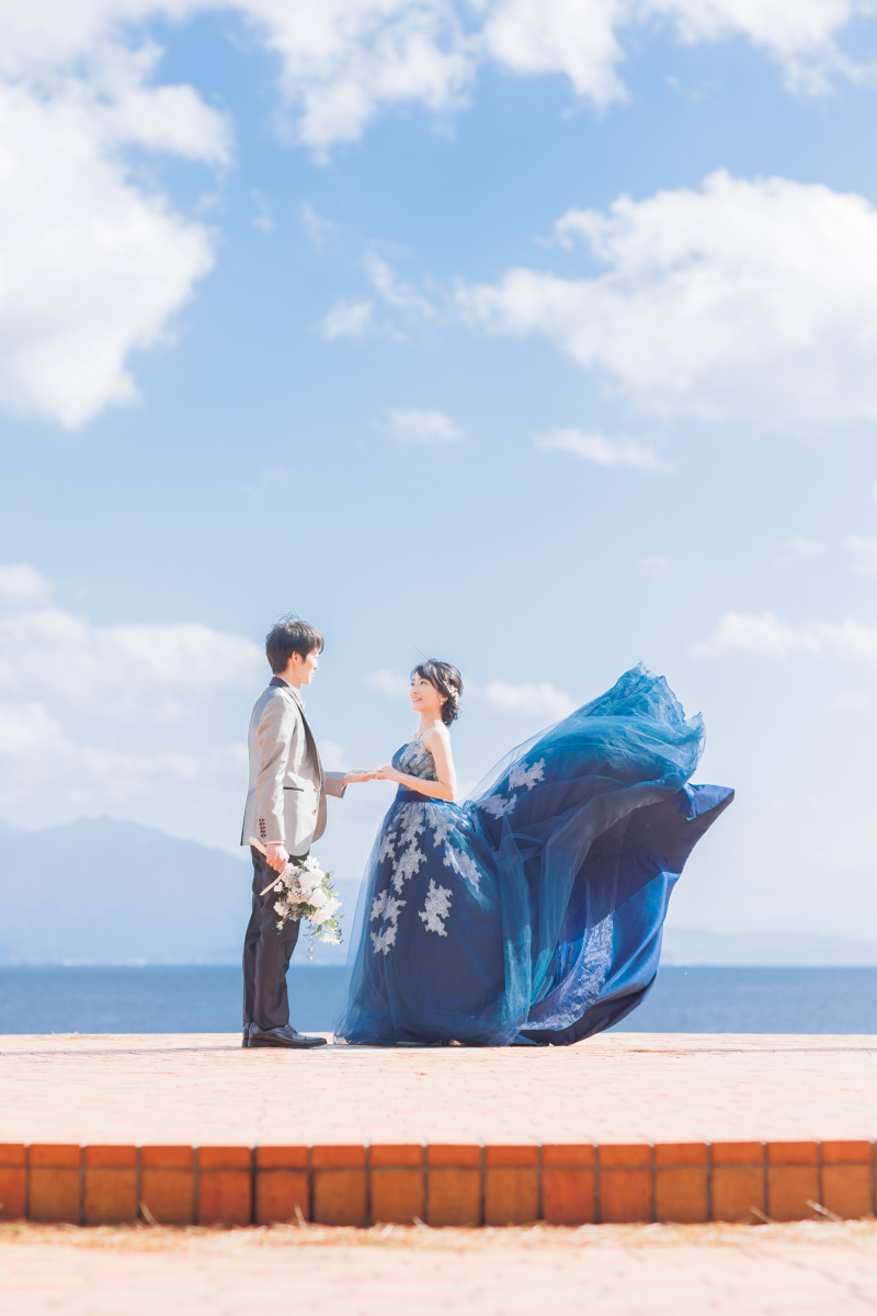 ふんわりドレスをなびかせて