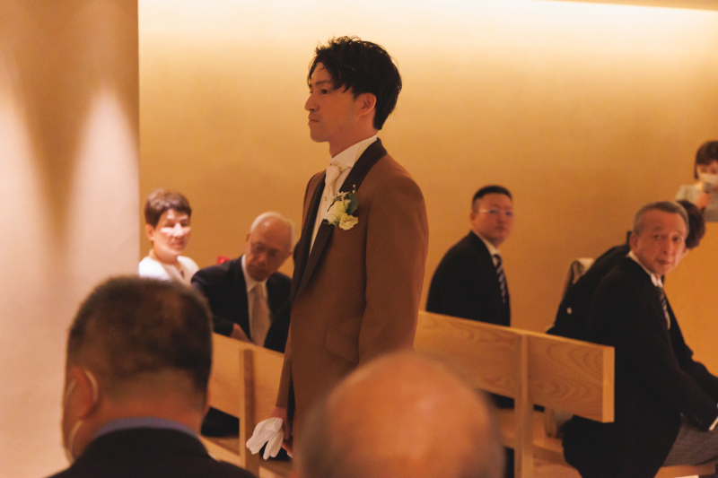 新郎様のキリッとした表情も