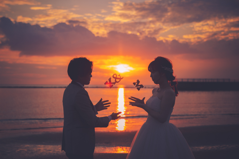 真っ赤に染まった夕焼けと