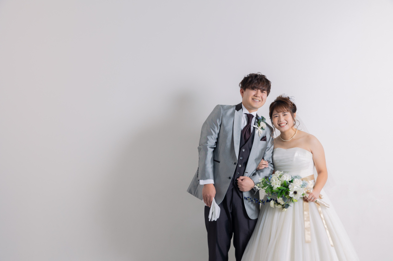 ウェディングドレスで撮影スタート!