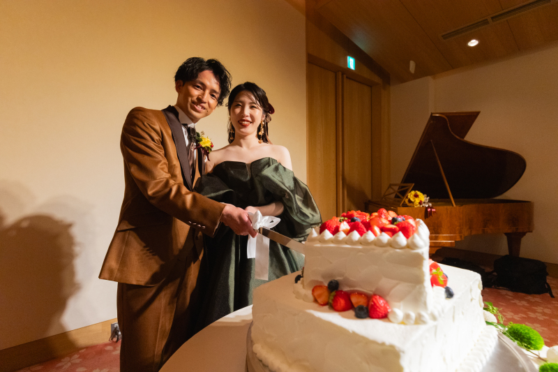 幸せいっぱいのケーキカット*