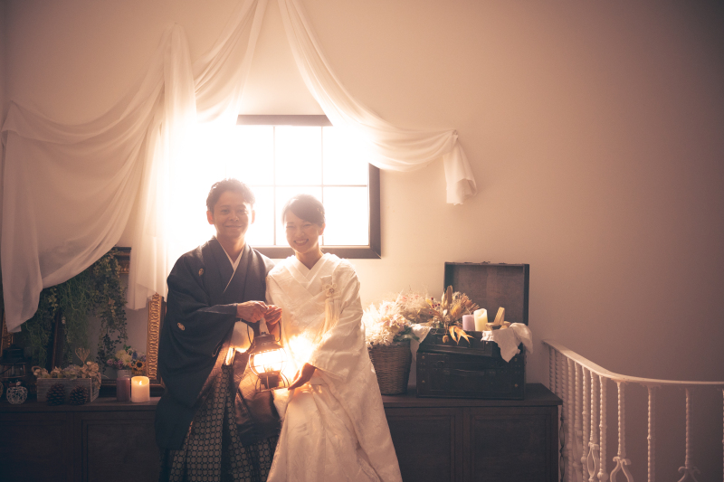 窓辺に座ってニッコリ^^