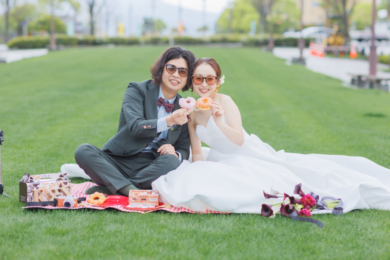 大好きなドーナツをパクっ!