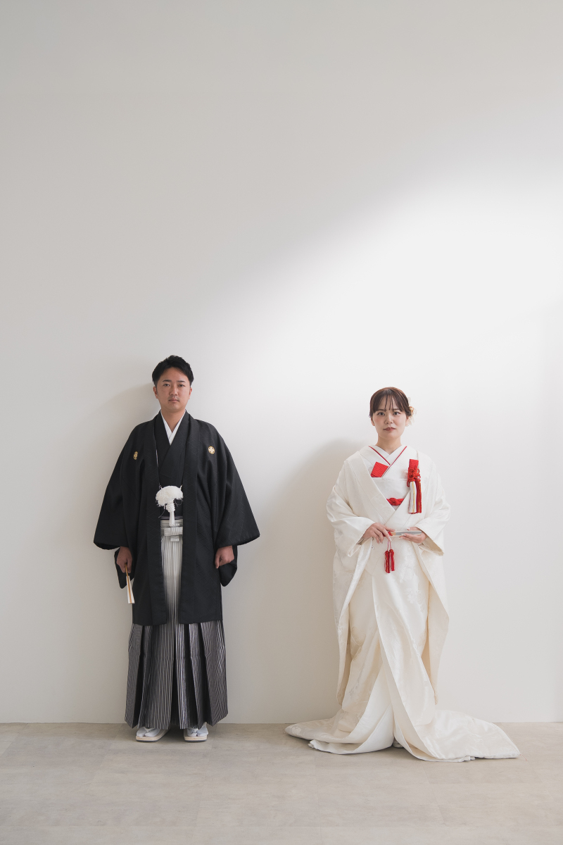 白壁での立ちショット