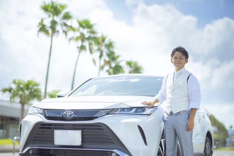 新郎様のお一人ショットは愛車と☆
