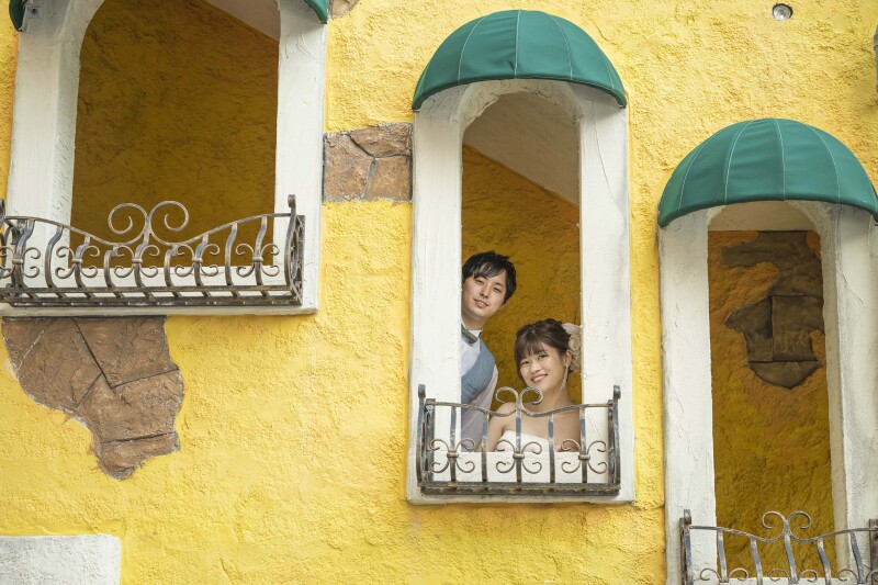 顔を覗かせて可愛らしいショット♩