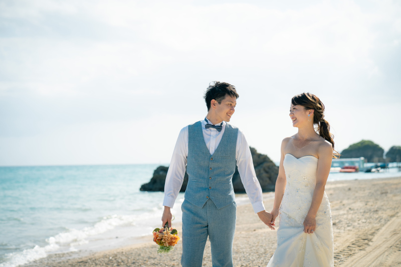 浜辺を歩きながら