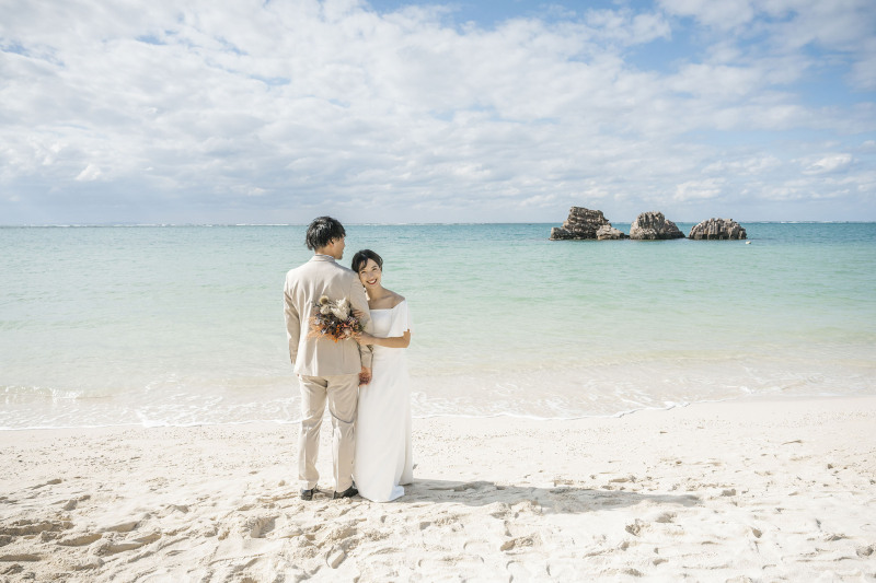 広い海と白い砂浜