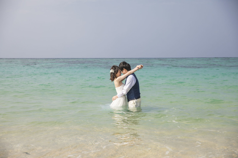 沖縄の海にレッツ☆ウォータイン!!
