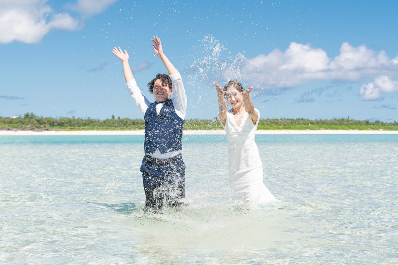 海に入りながらかけ合いっこ☆